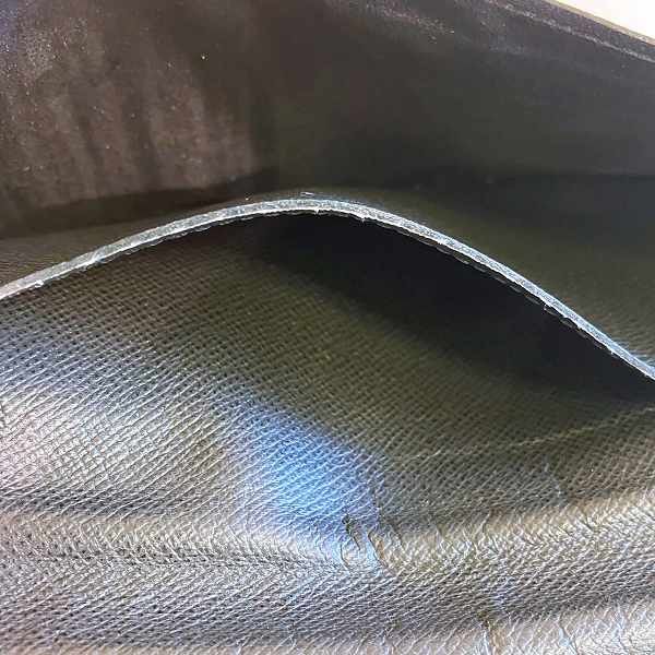 Louis Vuitton Louis Vuitton Louis Vuitton Portecarte Credit Taiga Long Wallet Leather Long Wallet M31002 Size ONE SIZE - 5 Thumbnail