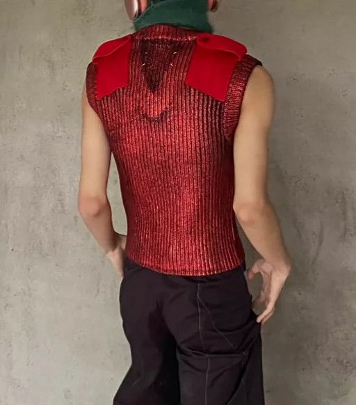 Maison Margiela maison margiela red knit sleeveless sweater Size US S / EU 44-46 / 1 - 3 Thumbnail