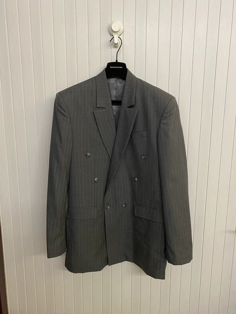 Martine Rose gray striped shoulder pad blazer Size US S / EU 44-46 / 1 - 3 Thumbnail