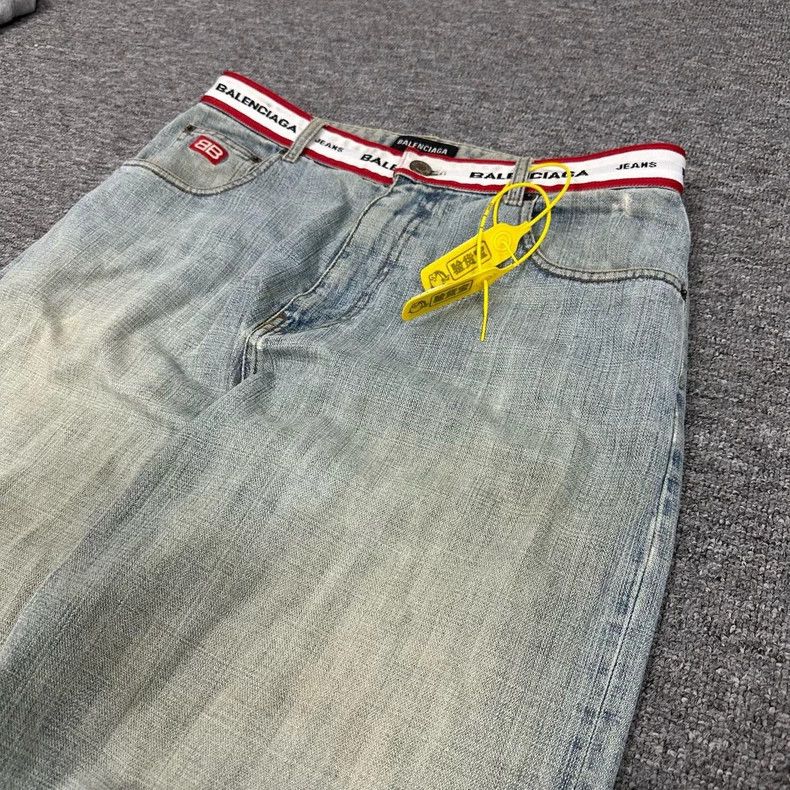 Balenciaga balenciaga logo distressed denim pants Size US 26 / EU 42 - 4 Thumbnail