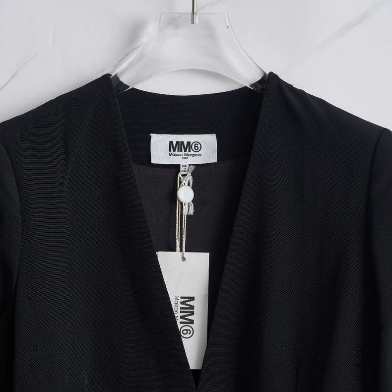 Maison Margiela Maison Margiela mm6 Women's Black Blazer Size US M / EU 48-50 / 2 - 2 Thumbnail