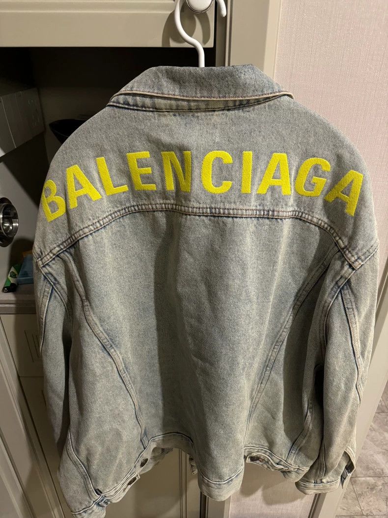 Balenciaga balenciaga yellow embroidered denim jacket unisex Size US L / EU 52-54 / 3 - 2 Thumbnail