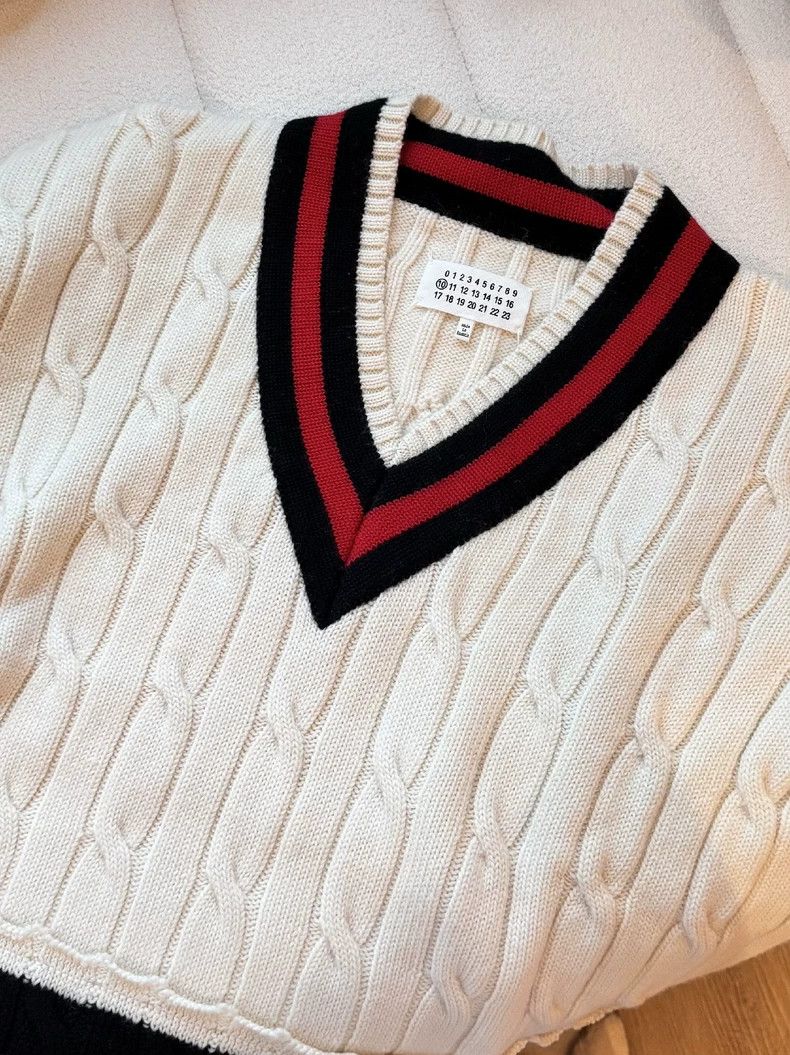 Maison Margiela maison margiela white V-neck oversized sweater Size US S / EU 44-46 / 1 - 5 Thumbnail