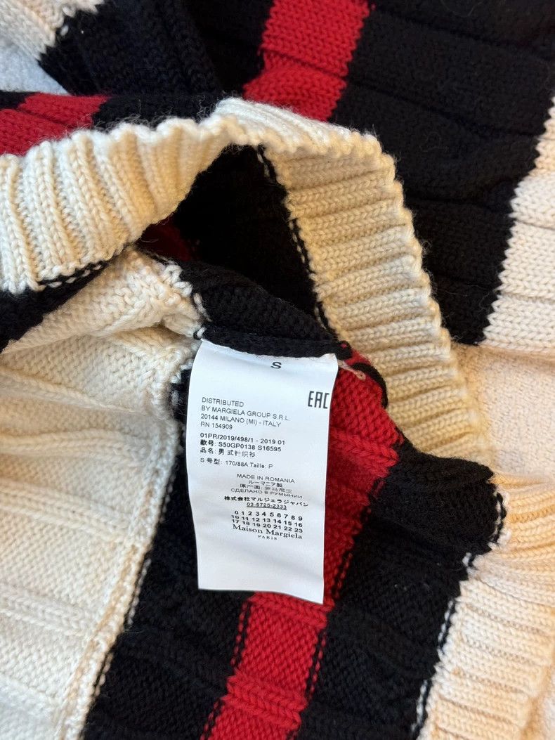 Maison Margiela maison margiela white V-neck oversized sweater Size US S / EU 44-46 / 1 - 8 Thumbnail