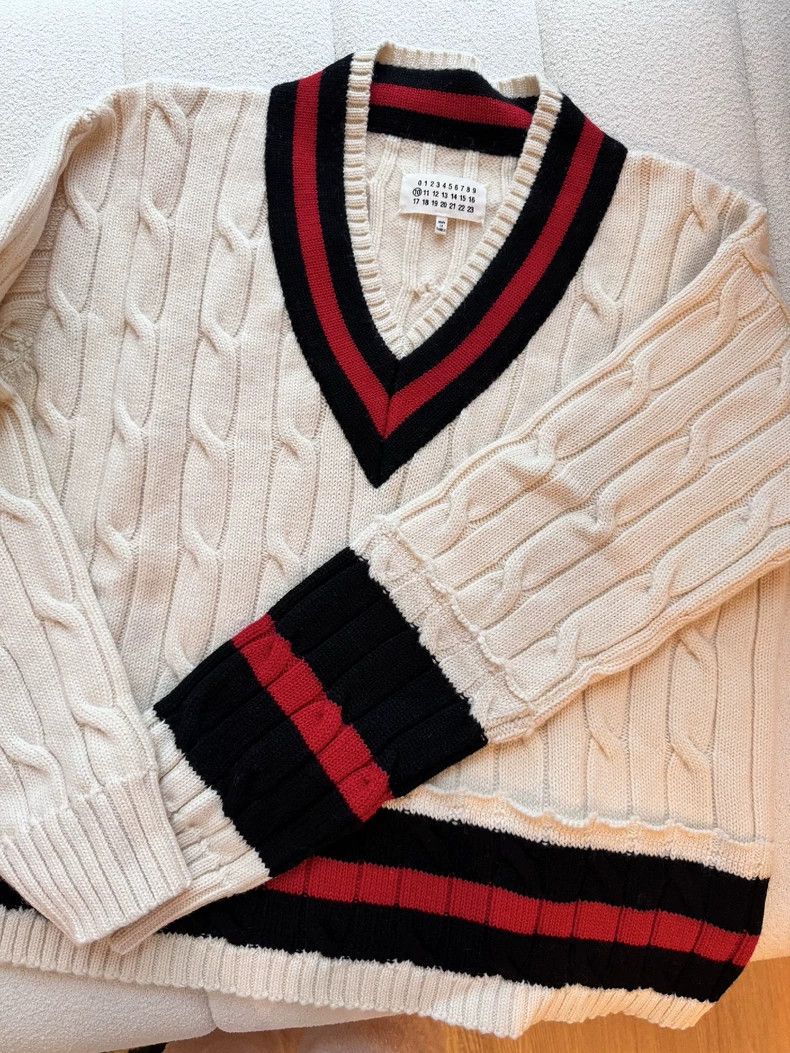 Maison Margiela maison margiela white V-neck oversized sweater Size US S / EU 44-46 / 1 - 3 Thumbnail