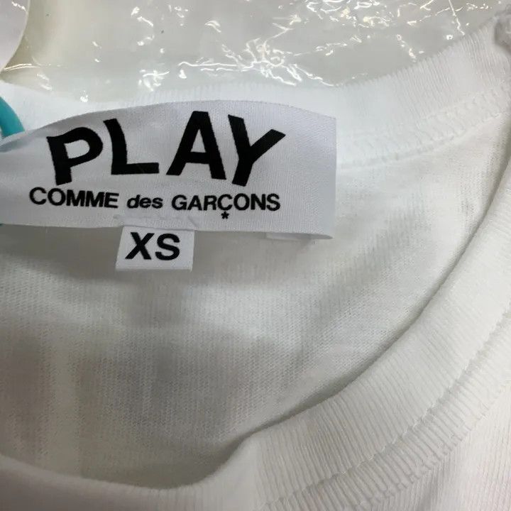 Comme des Garcons Comme des Garçons Play Red Heart Short Sleeve T-Shirt 0079 Size XS / US 0-2 / IT 36-38 - 2 Thumbnail