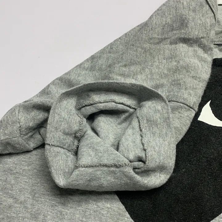 Comme des Garcons Comme des Garçons Play Black Heart T-Shirt 0079 Size L / US 10 / IT 46 - 8 Thumbnail