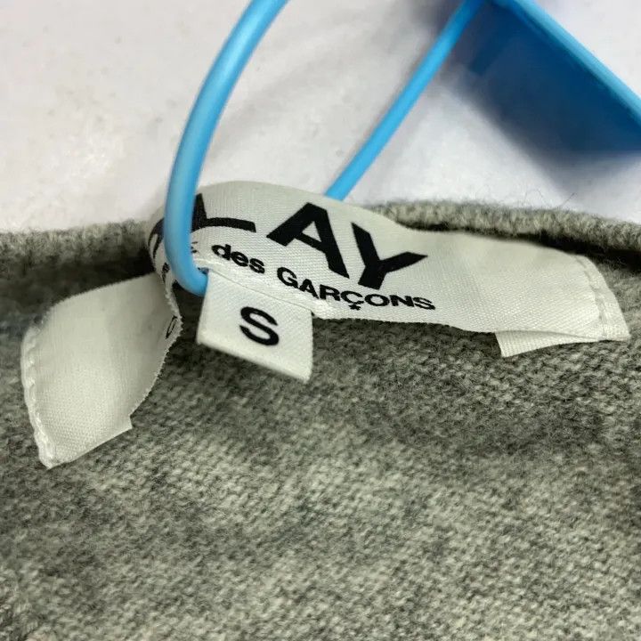 Comme des Garcons Comme des Garçons Play Gray V-Neck Sweater 0079 Size S / US 4 / IT 40 - 5 Thumbnail