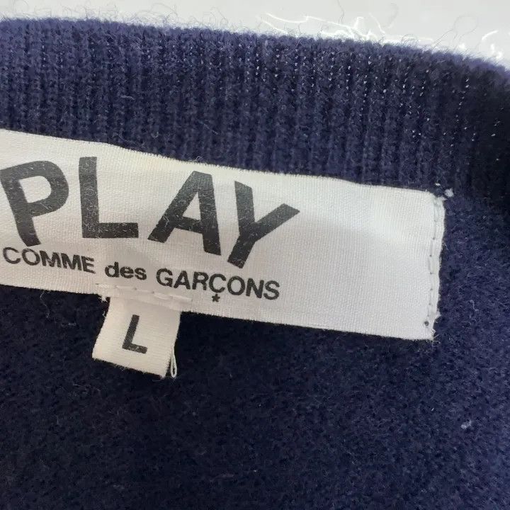 Comme des Garcons Comme des Garcons Play Red Heart Cardigan 0079 Size L / US 10 / IT 46 - 2 Thumbnail