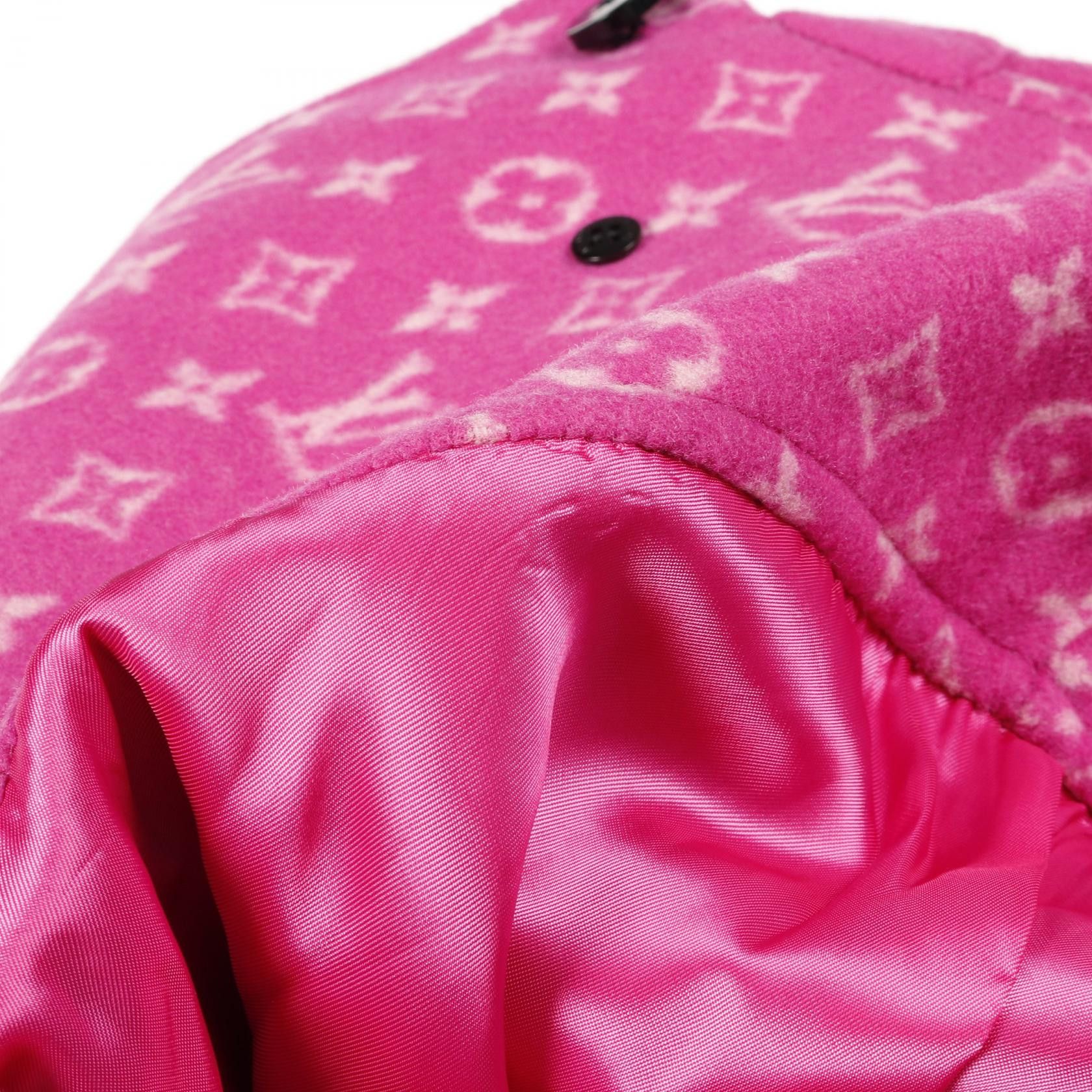 Louis Vuitton Louis Vuitton Louis Vuitton RW182W QWE FFCO01 Wool Silk Outerwear Others Outerwear RW182W QWE FFCO01 Size ONE SIZE - 9 Thumbnail