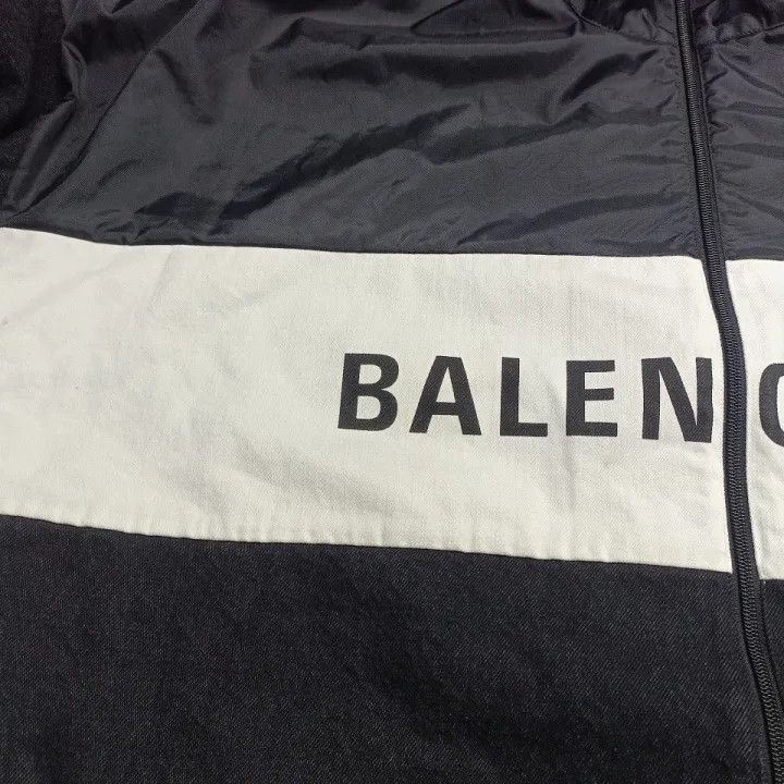 Balenciaga Balenciaga FW21 Logo Print Black Jacket for Women 0079 Size XS / US 0-2 / IT 36-38 - 9 Thumbnail