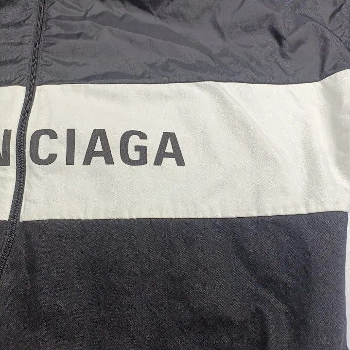 Balenciaga Balenciaga FW21 Logo Print Black Jacket for Women 0079 Size XS / US 0-2 / IT 36-38 - 10 Thumbnail