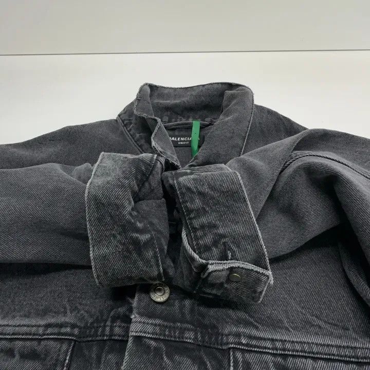 Balenciaga Balenciaga Heart Pattern Denim Jacket for Women 0079 Size M / US 6-8 / IT 42-44 - 8 Thumbnail