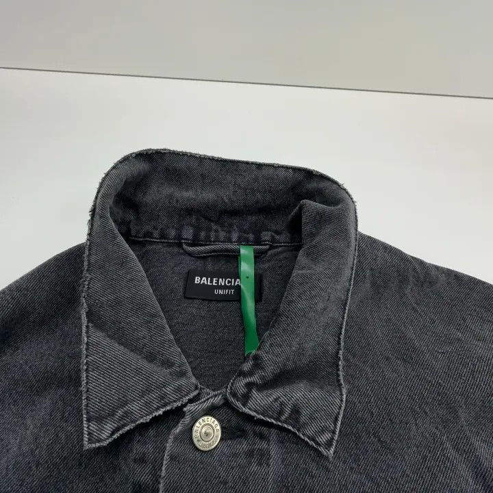 Balenciaga Balenciaga Heart Pattern Denim Jacket for Women 0079 Size M / US 6-8 / IT 42-44 - 7 Thumbnail