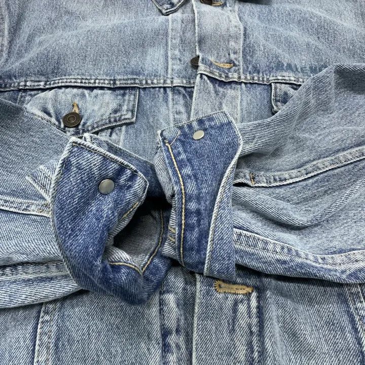Balenciaga Balenciaga Denim Jacket with Wash Effect 0079 Size XS / US 0-2 / IT 36-38 - 9 Thumbnail