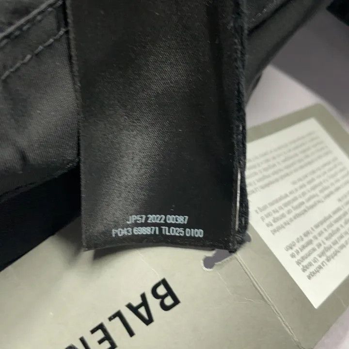 Balenciaga Balenciaga SS22 Logo Print Zip Jacket for Women 0079 Size L / US 10 / IT 46 - 7 Thumbnail