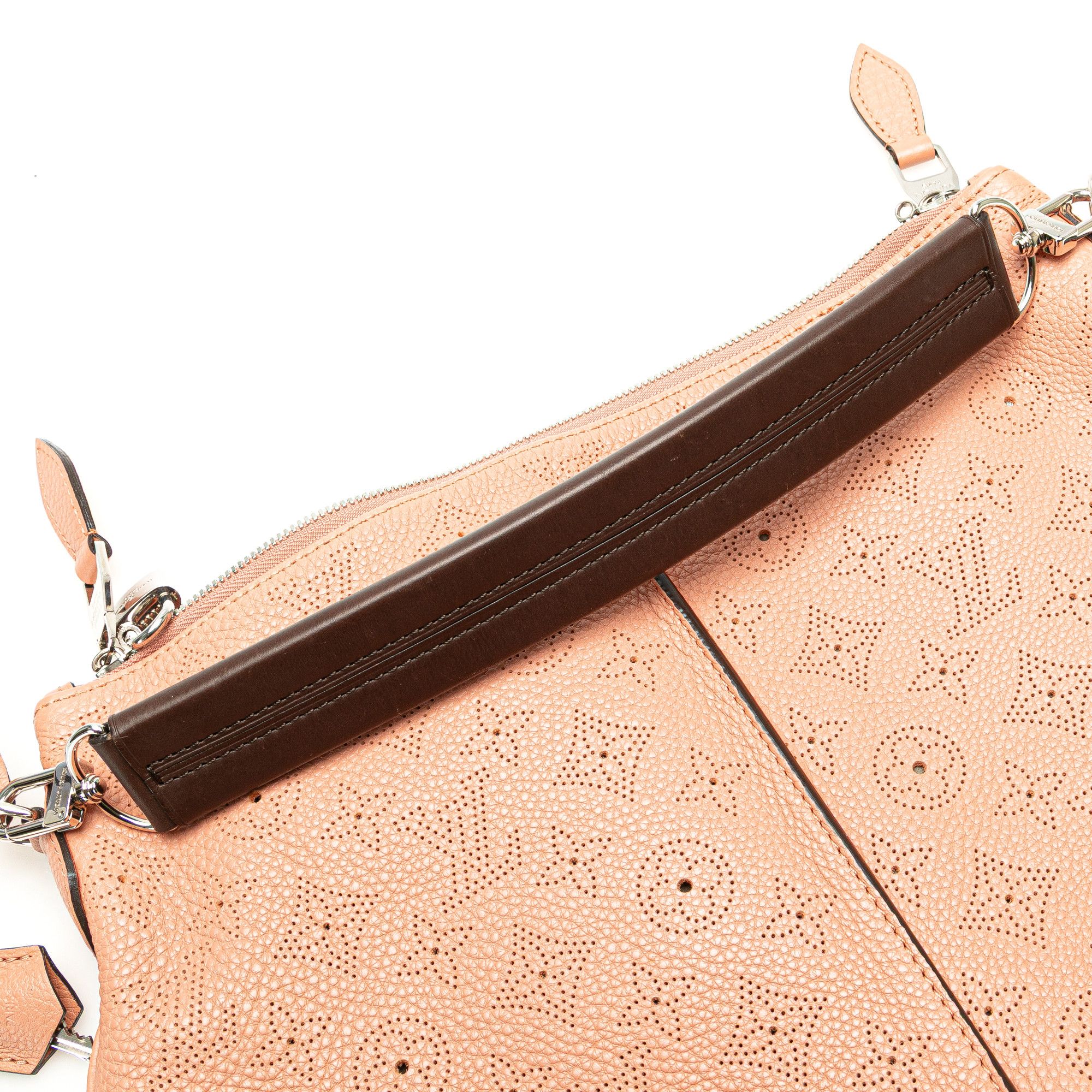 Louis Vuitton Louis Vuitton Monogram Mahina Selene PM Size ONE SIZE - 9 Thumbnail