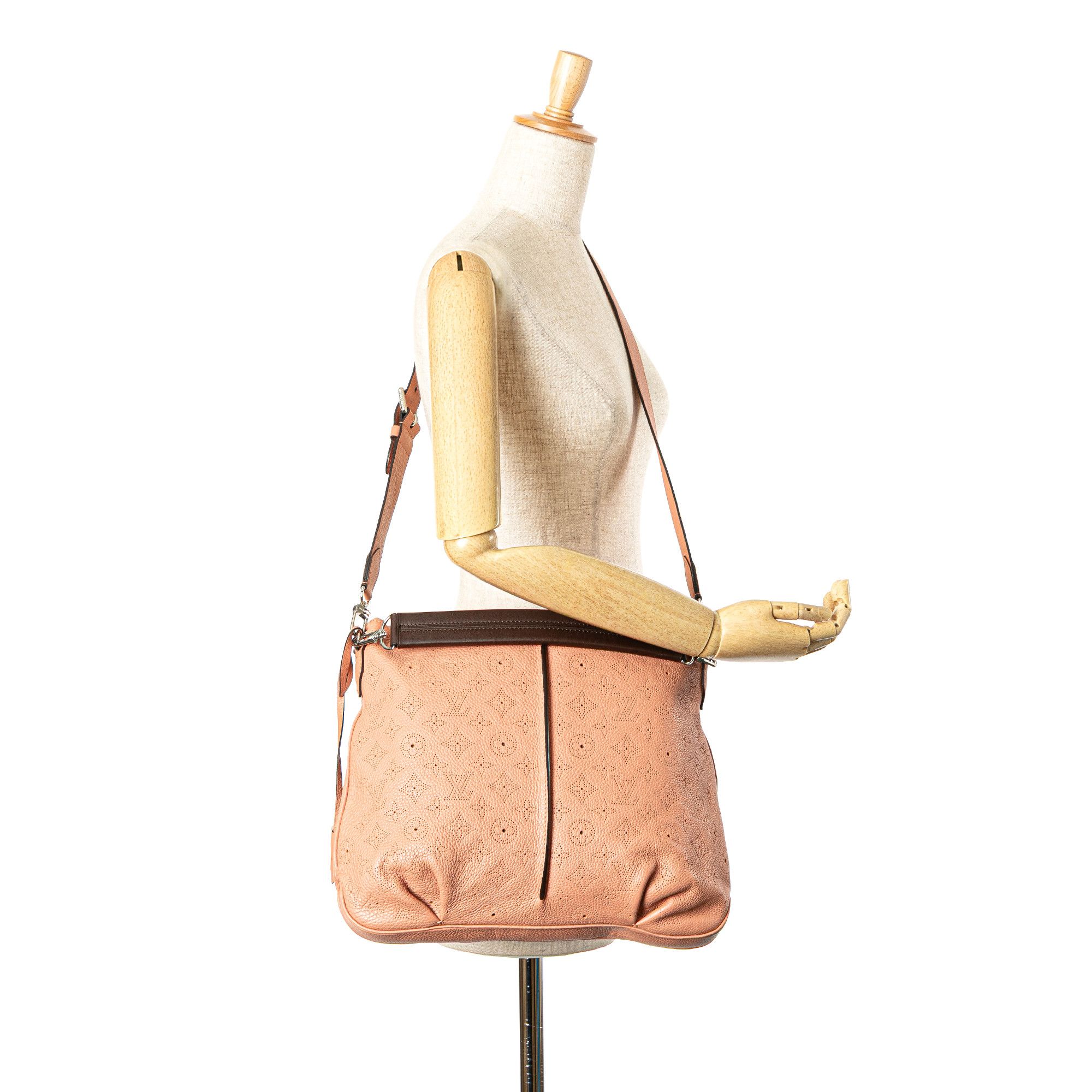 Louis Vuitton Louis Vuitton Monogram Mahina Selene PM Size ONE SIZE - 12 Thumbnail