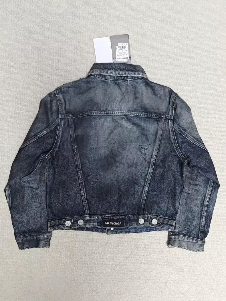 Balenciaga balenciaga distressed denim jacket with tags Size US M / EU 48-50 / 2 - 3 Thumbnail