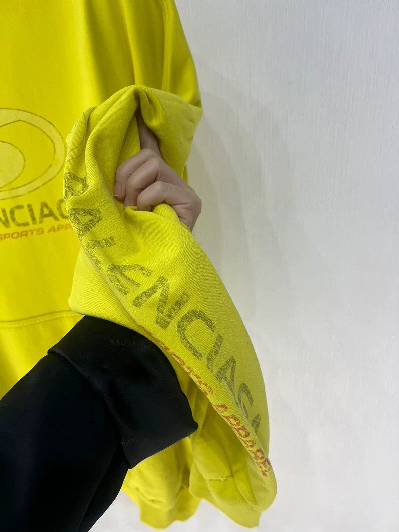 Balenciaga balenciaga new logo yellow sweatshirt hoodie Size US L / EU 52-54 / 3 - 3 Thumbnail