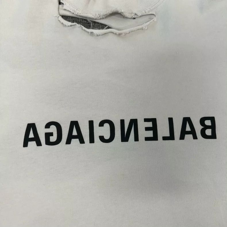 Balenciaga balenciaga distressed short sleeve t-shirt Size US L / EU 52-54 / 3 - 4 Thumbnail