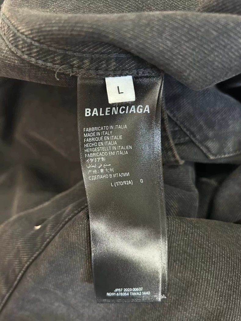 Balenciaga balenciaga distressed black denim jacket Size US L / EU 52-54 / 3 - 4 Thumbnail