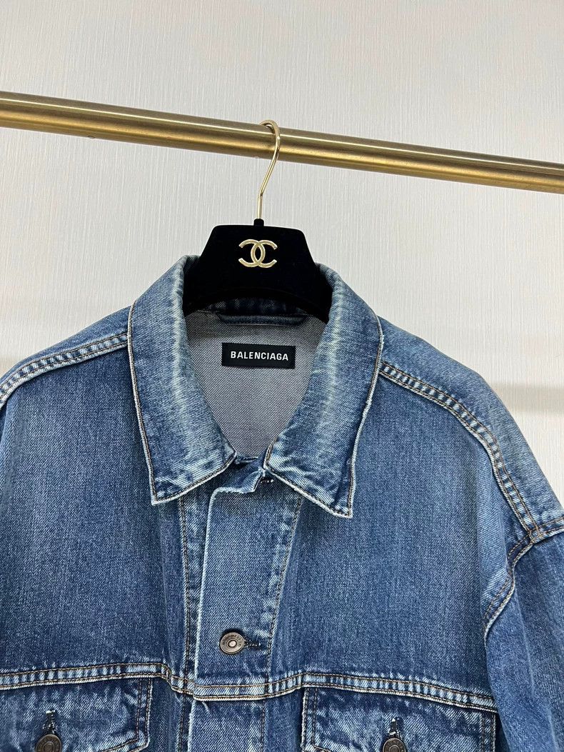 Balenciaga balenciaga letter denim jacket size 50 Size US L / EU 52-54 / 3 - 2 Thumbnail