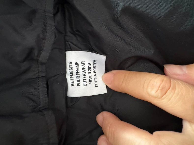 Vetements vetements black puffer jacket with logo Size US M / EU 48-50 / 2 - 6 Thumbnail