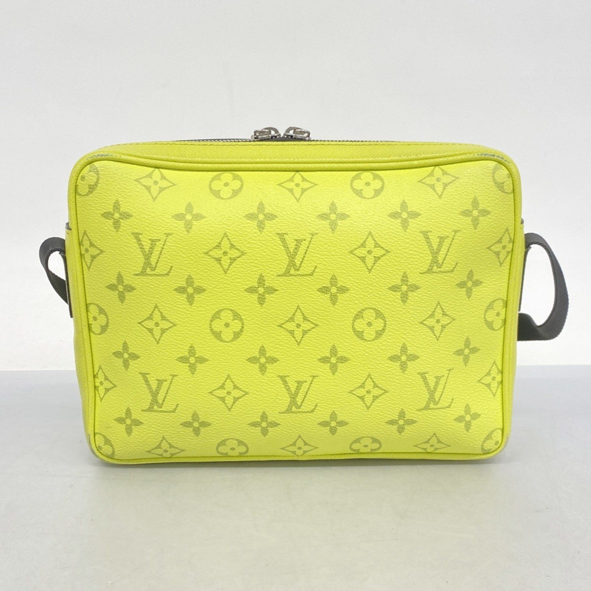 Louis Vuitton Louis Vuitton Outdoor shoulder Size ONE SIZE - 2 Thumbnail