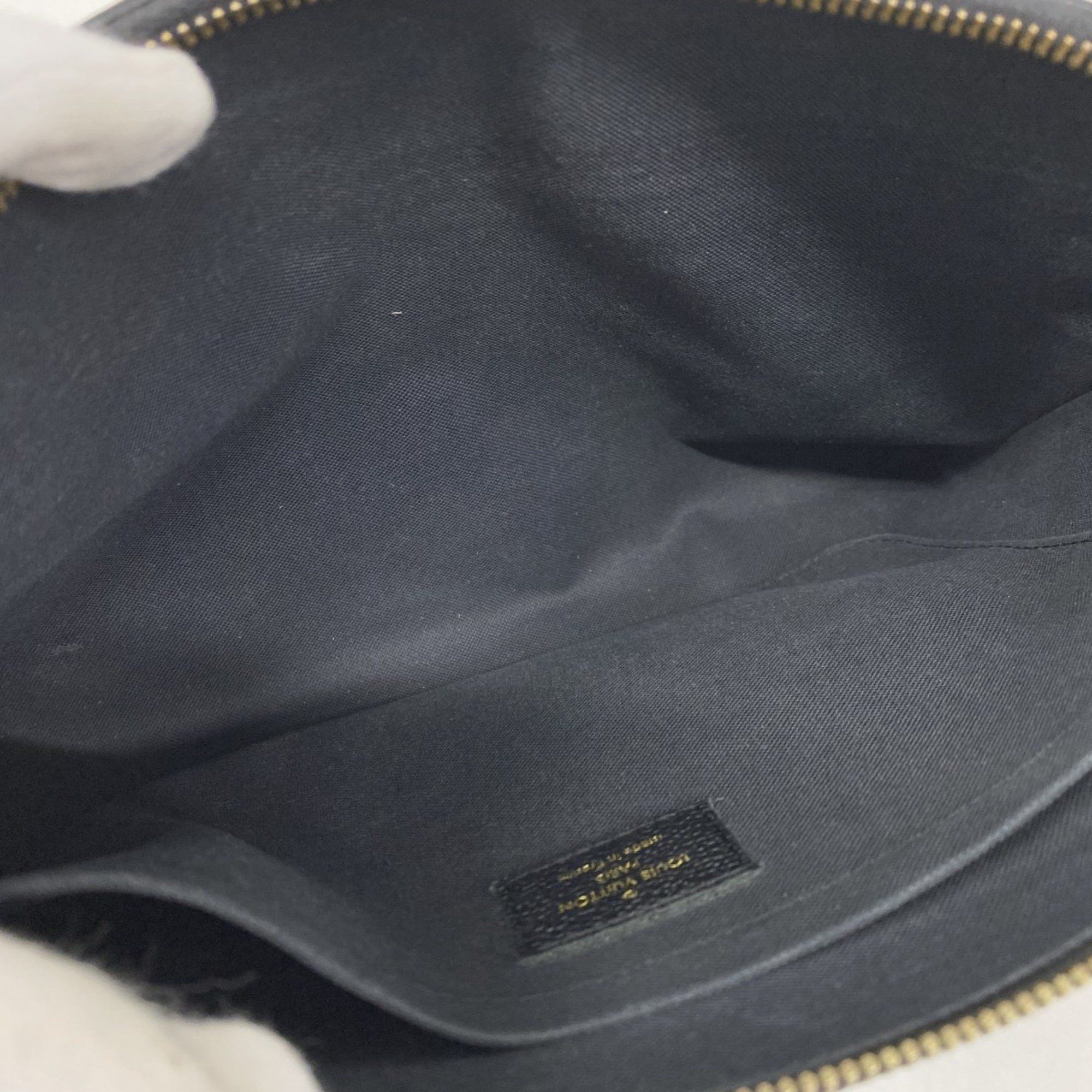 Louis Vuitton Louis Vuitton Daily Pouch clutch Size ONE SIZE - 7 Thumbnail