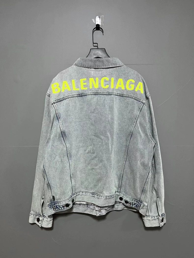 Balenciaga balenciaga denim jacket with logo back Size US L / EU 52-54 / 3 - 2 Thumbnail