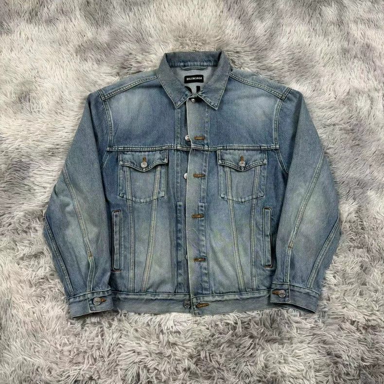 Balenciaga balenciaga denim jacket with logo design Size US L / EU 52-54 / 3 - 2 Thumbnail
