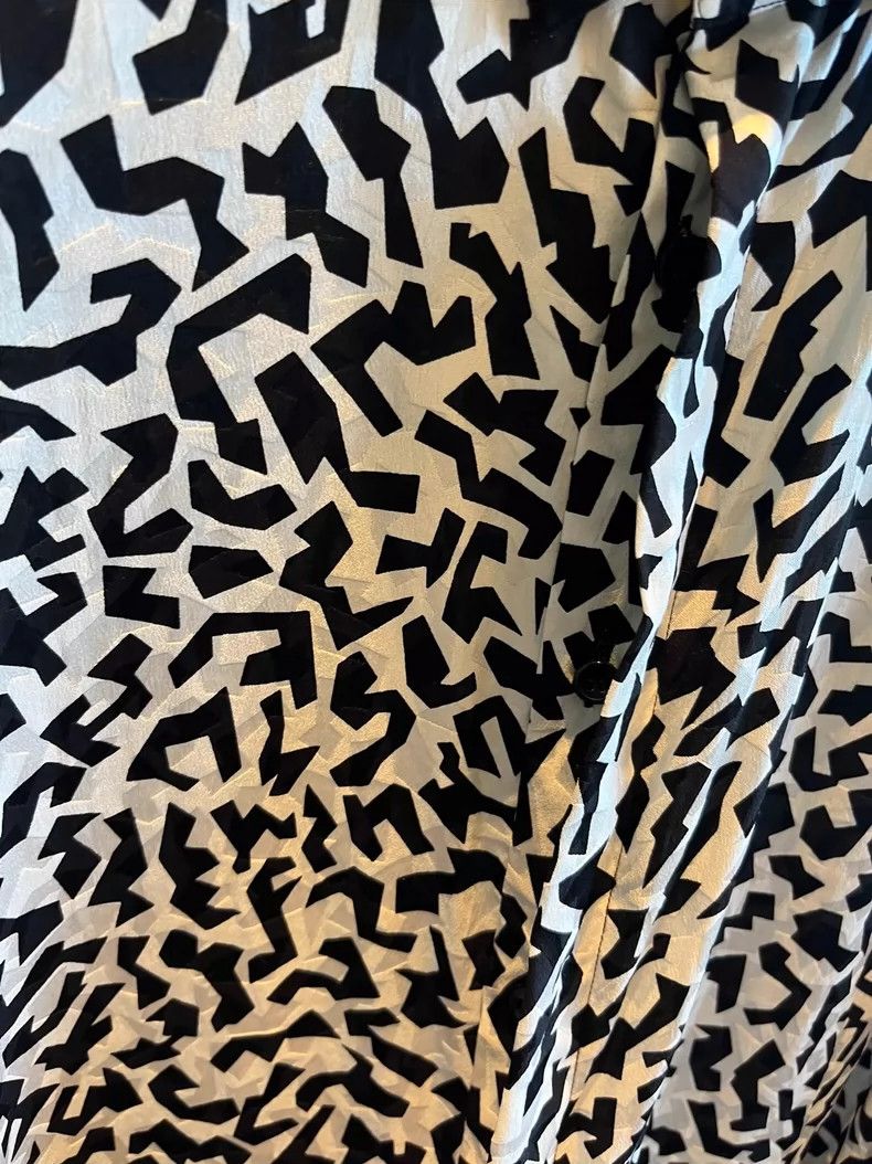 Saint Laurent Paris black and white patterned silk shirt Size US L / EU 52-54 / 3 - 7 Thumbnail