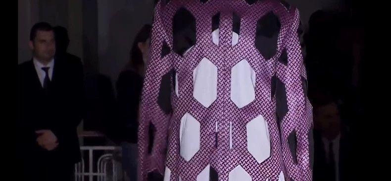 Comme des Garcons pink cut-out suit jacket from cdg homme plus Size US S / EU 44-46 / 1 - 6 Thumbnail