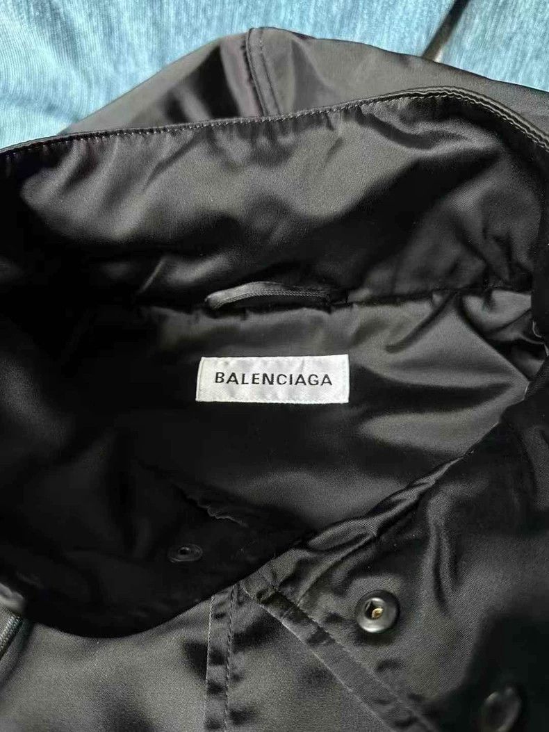 Balenciaga balenciaga embroidered letter coat Size US M / EU 48-50 / 2 - 3 Thumbnail