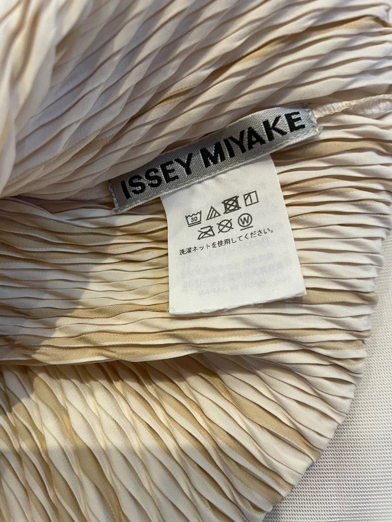 Issey Miyake issey miyake beige long sleeve top Size US S / EU 44-46 / 1 - 3 Thumbnail