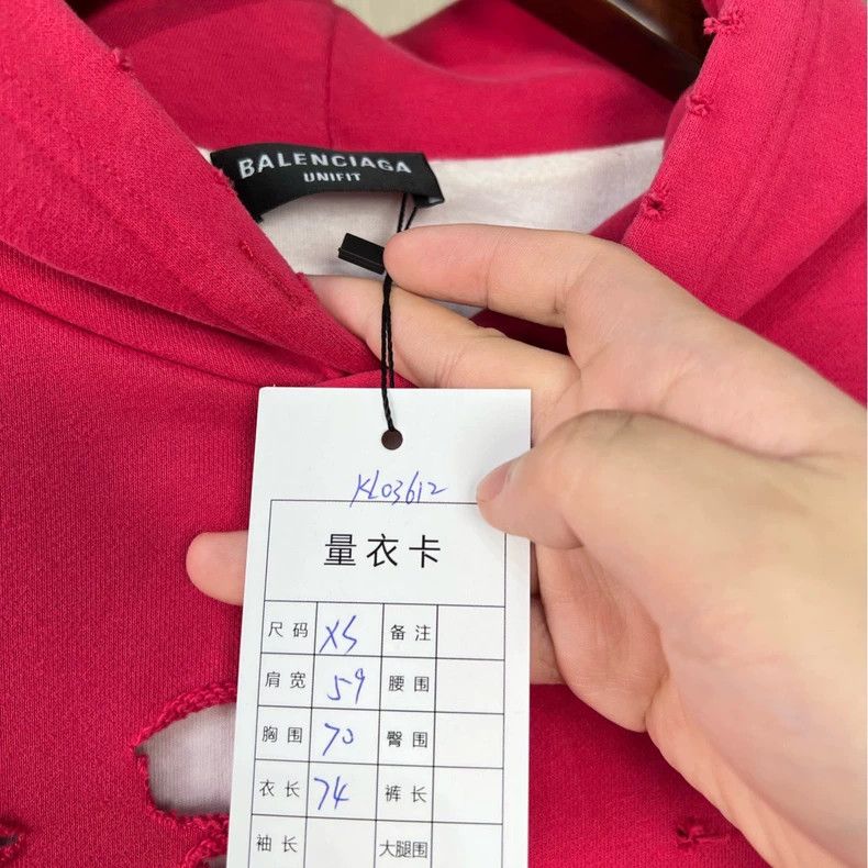 Balenciaga Balenciaga Distressed Lettered Hoodie in Pink Size US XS / EU 42 / 0 - 8 Thumbnail