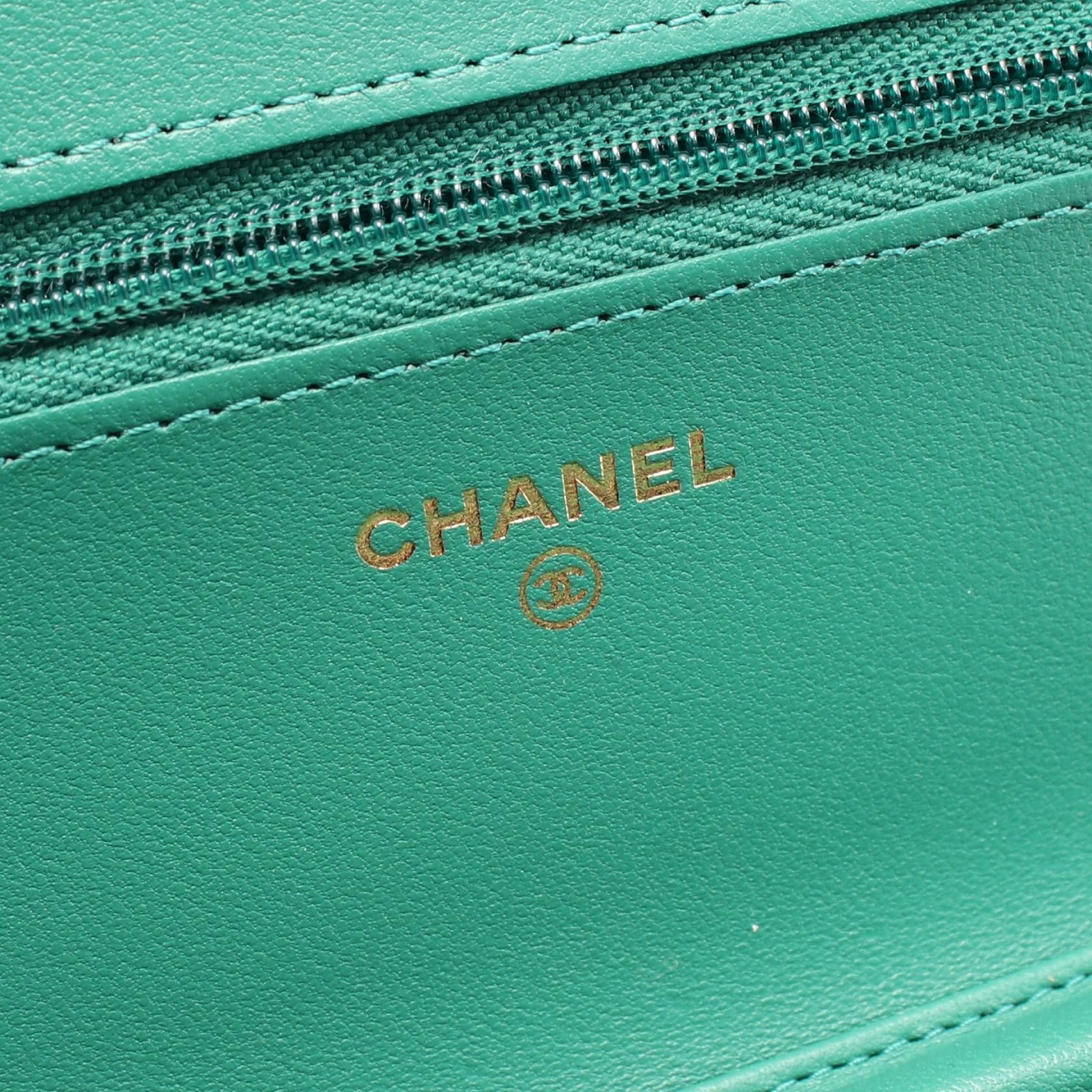 Chanel Chanel Chanel Matelasse Leather Shoulder Bag Leather Shoulder Bag AP0250 Size ONE SIZE - 4 Thumbnail