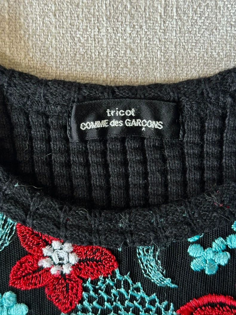 comme des garçons embroidered knit top