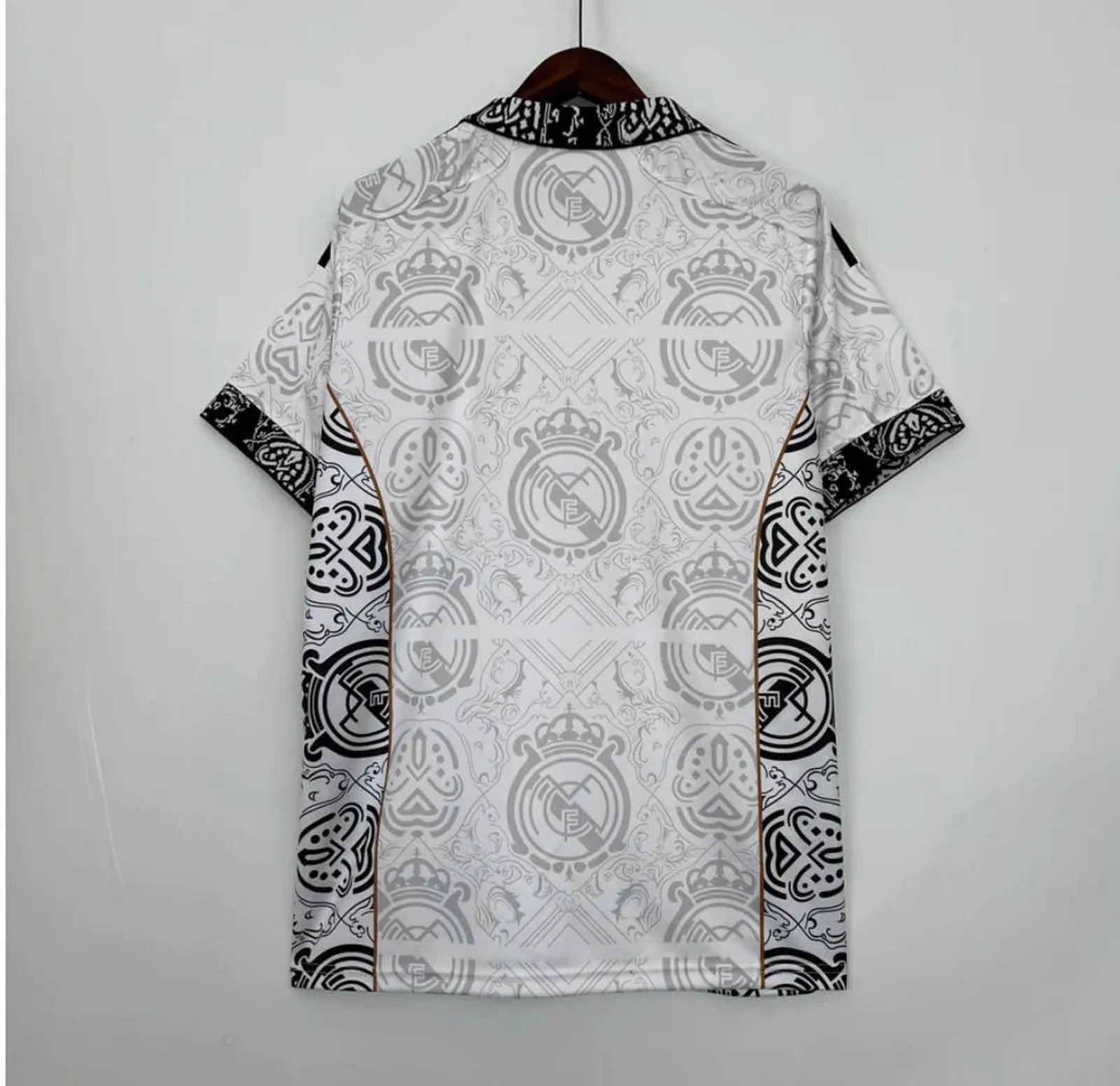 Adidas Adidas Short Sleeve Shirt Size US S / EU 44-46 / 1 - 2 Thumbnail