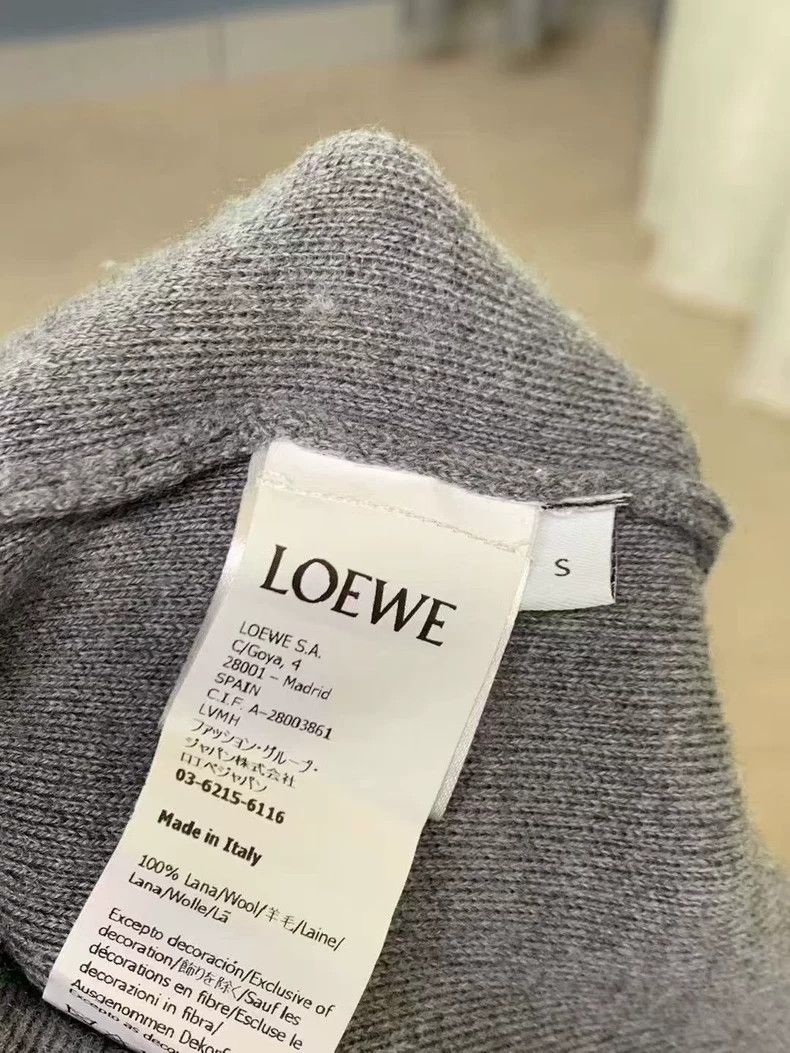 Loewe loewe heart knit wool sweater in gray Size US S / EU 44-46 / 1 - 8 Thumbnail