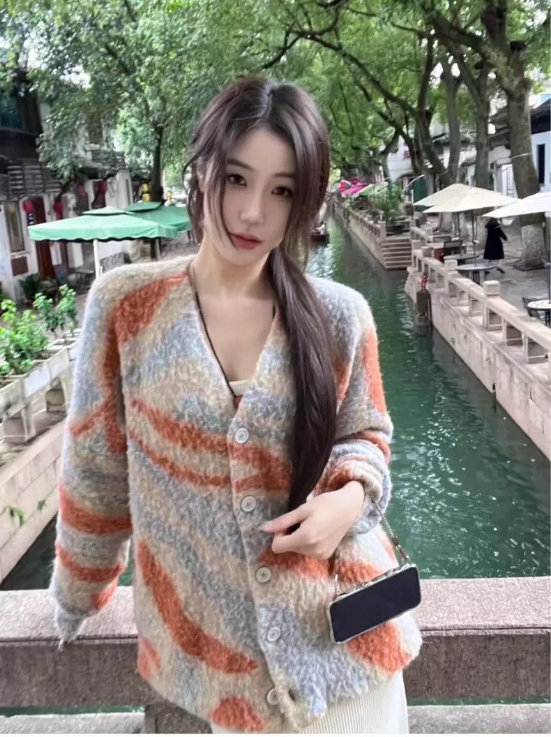 Loewe stylish loewe cardigan with vibrant colors Size US M / EU 48-50 / 2 - 6 Thumbnail