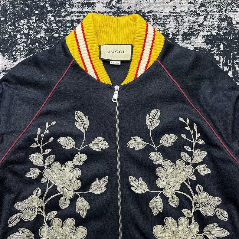 Gucci Gucci Embroidered Floral Baseball Jacket Size M Size US M / EU 48-50 / 2 - 2 Thumbnail