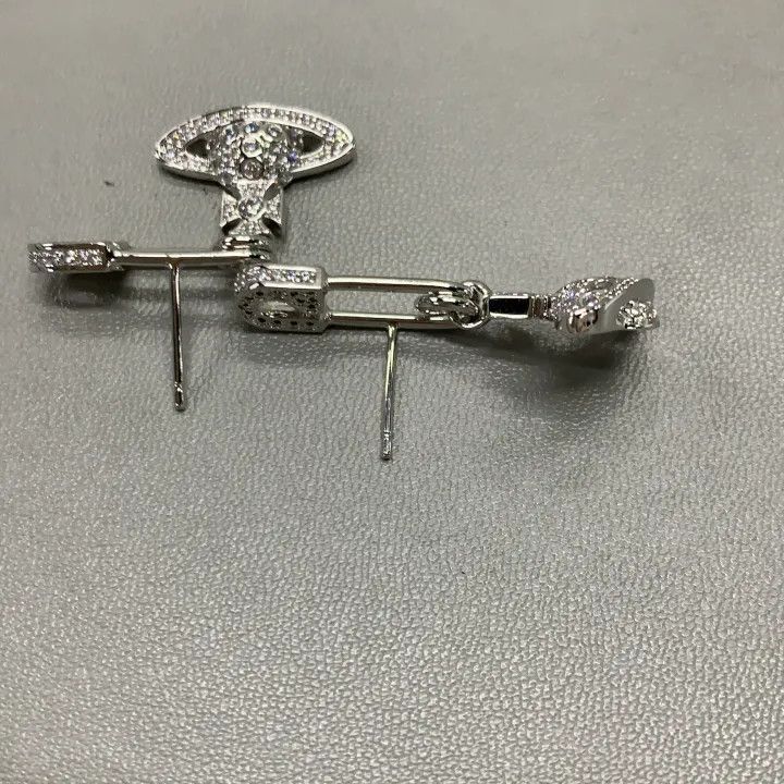 Vivienne Westwood Vivienne Westwood Lucrece Crystal Safety Pin Earrings 0079 Size ONE SIZE - 5 Thumbnail