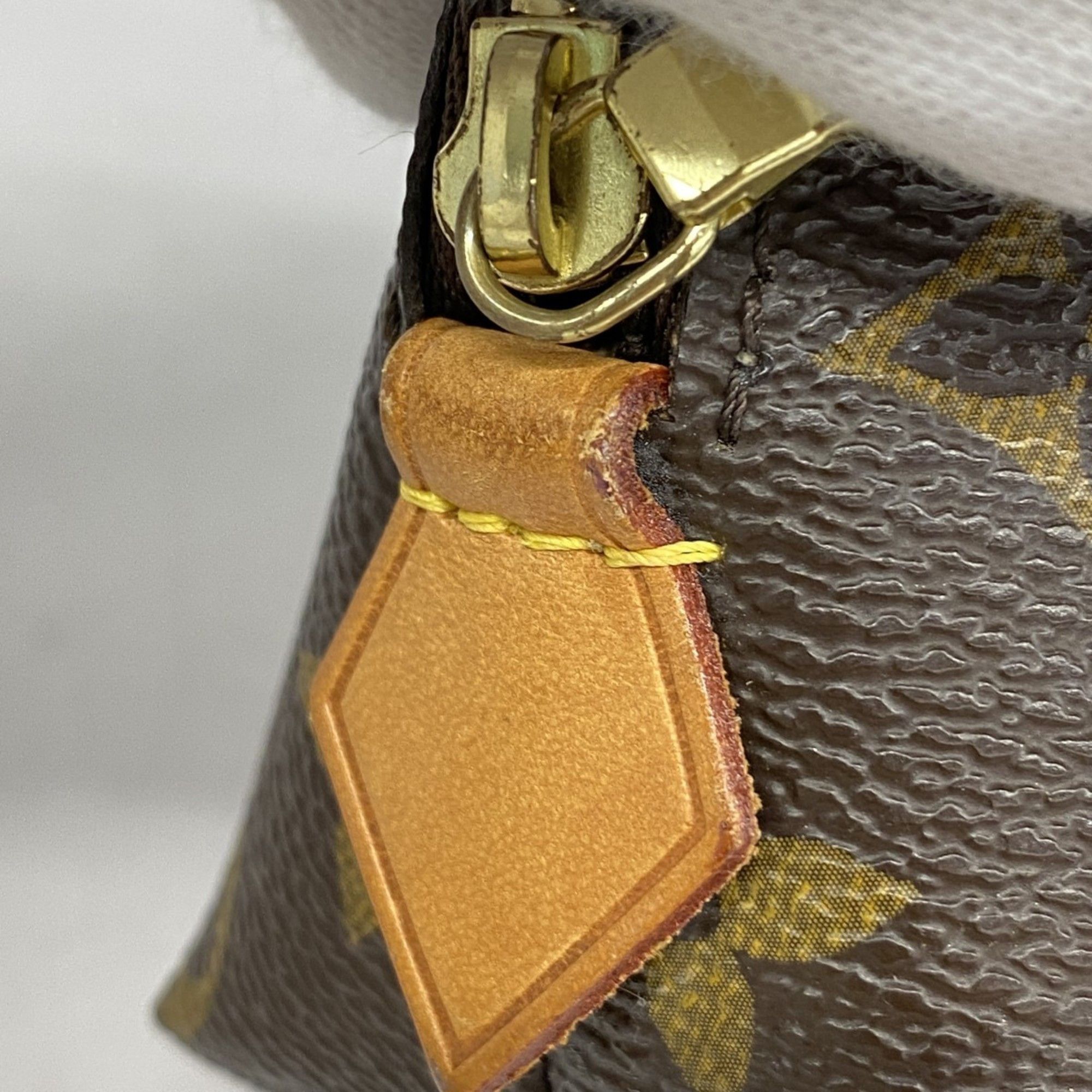 Louis Vuitton Louis Vuitton Cosmetic Pouch clutch Size ONE SIZE - 6 Thumbnail