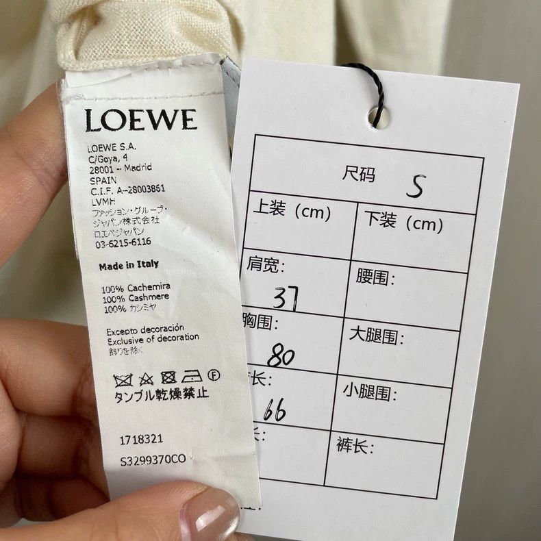 Loewe Loewe High Neck Embroidered Cashmere Sweater Size US S / EU 44-46 / 1 - 5 Thumbnail