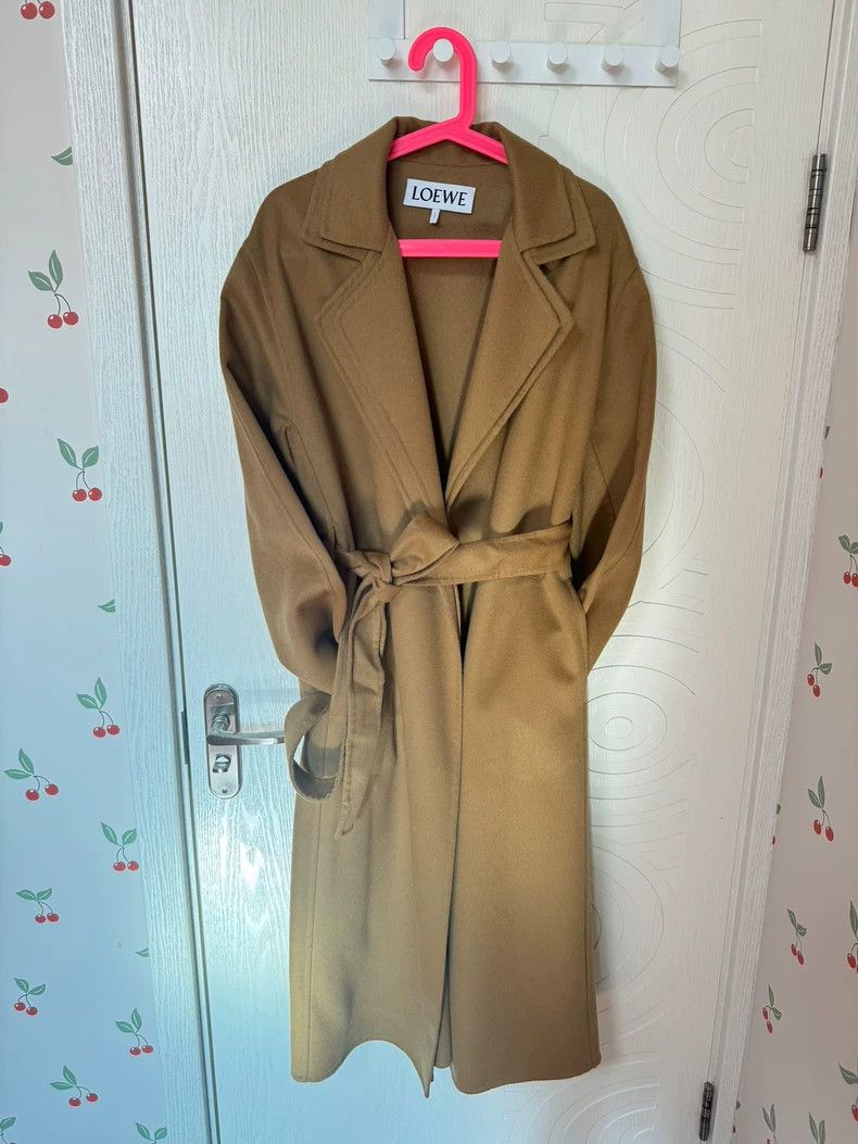 Loewe new Loewe brown wrap coat with unique design Size US M / EU 48-50 / 2 - 3 Thumbnail