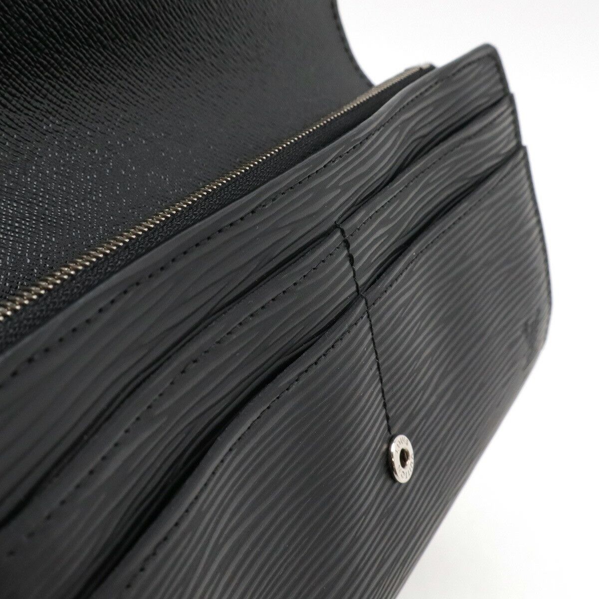 Louis Vuitton Louis Vuitton Louis Vuitton Portefeuille Sarah Epi Long Wallet Leather Long Wallet M60582 Size ONE SIZE - 6 Thumbnail
