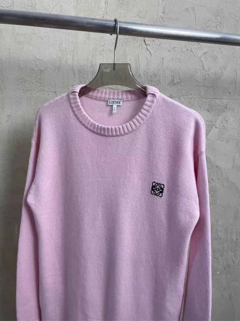 Loewe Loewe Embroidered Logo Wool Sweater in Pink - dmc Size US XS / EU 42 / 0 - 3 Thumbnail