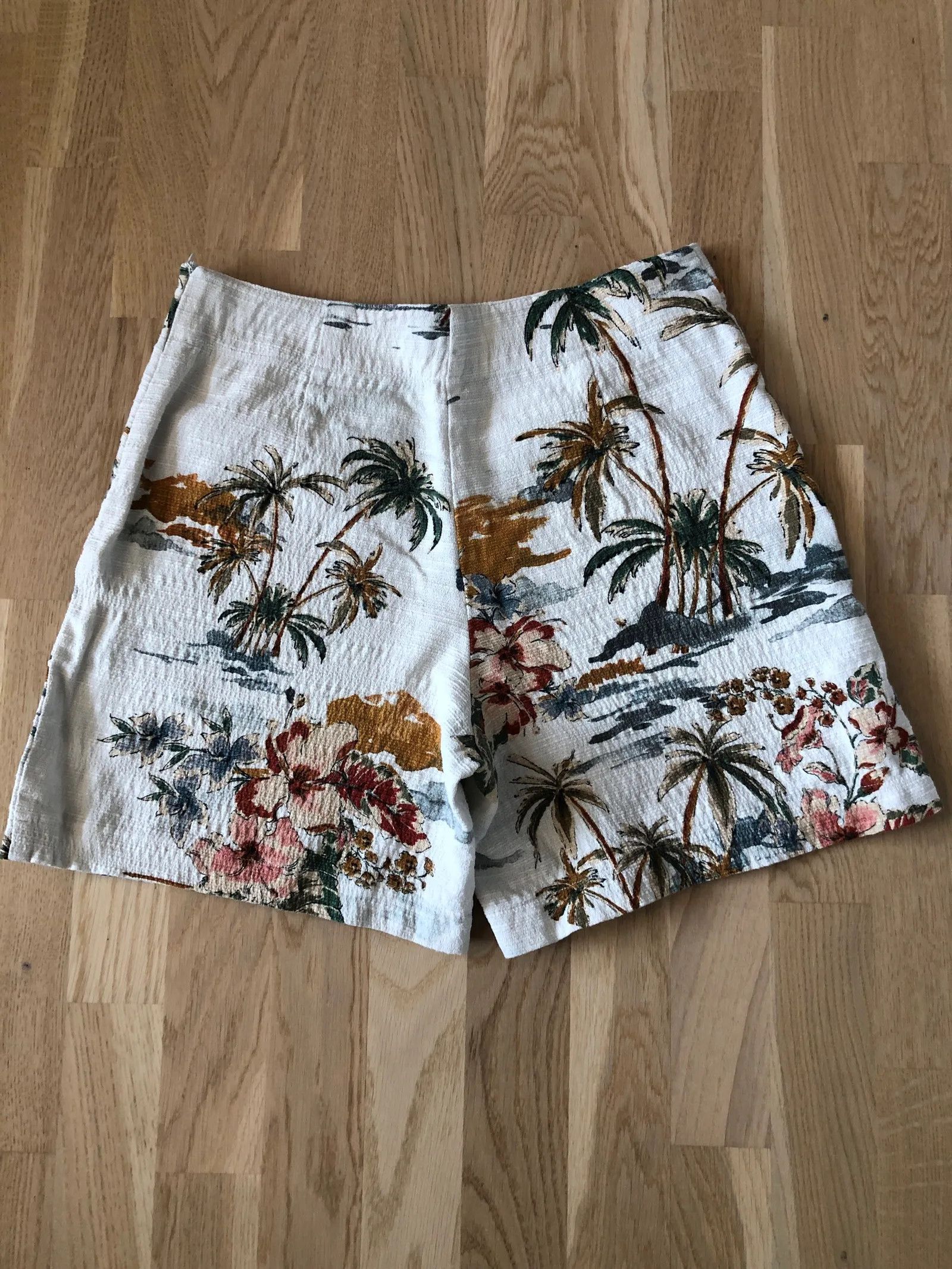 United Colors Of Benetton United Colors of Benetton Shorts Size 27" / US 4 / IT 40 - 3 Thumbnail